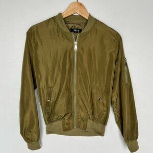 Stylish lightweight coat